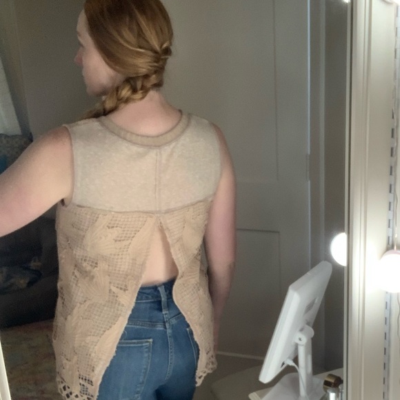 Lace Open-Back Top - Picture 3 of 6